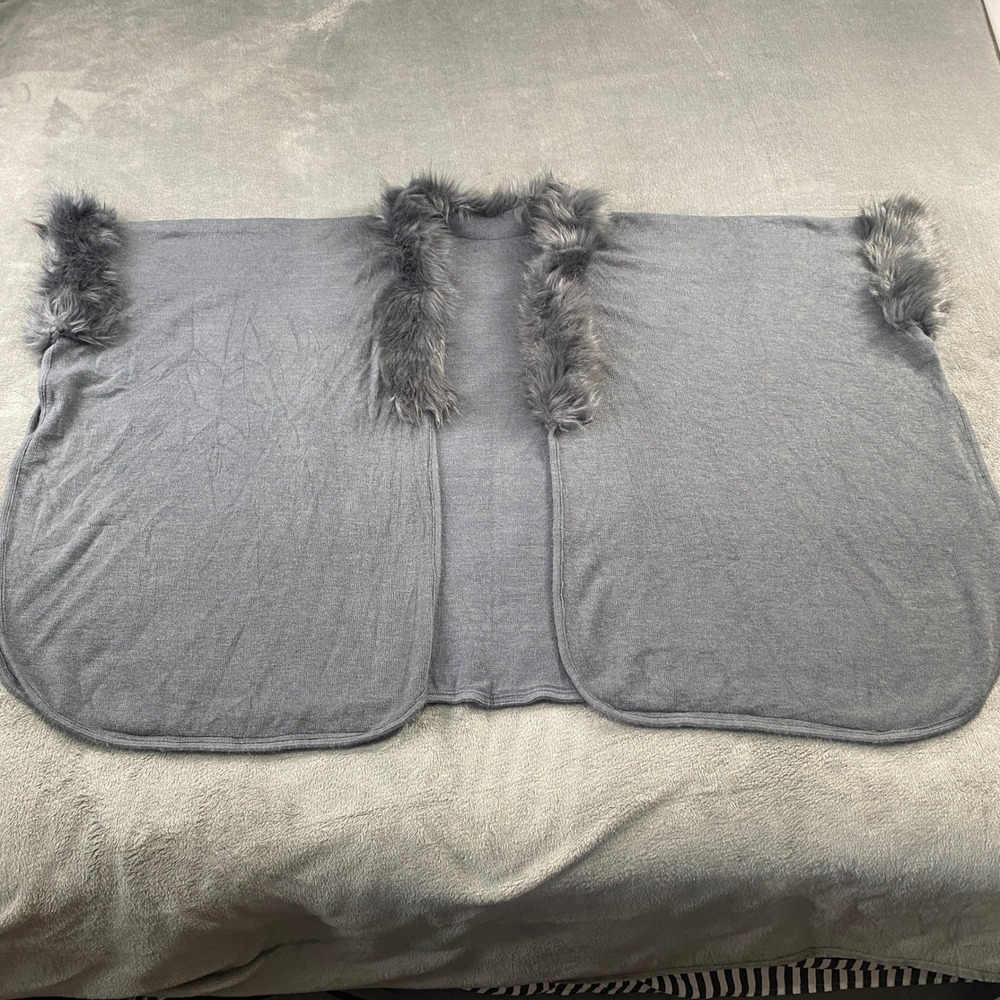 Womens Gray Faux Fur Trim Open Front‎ Knit Poncho Cape One Size Soft Comfy Cozy